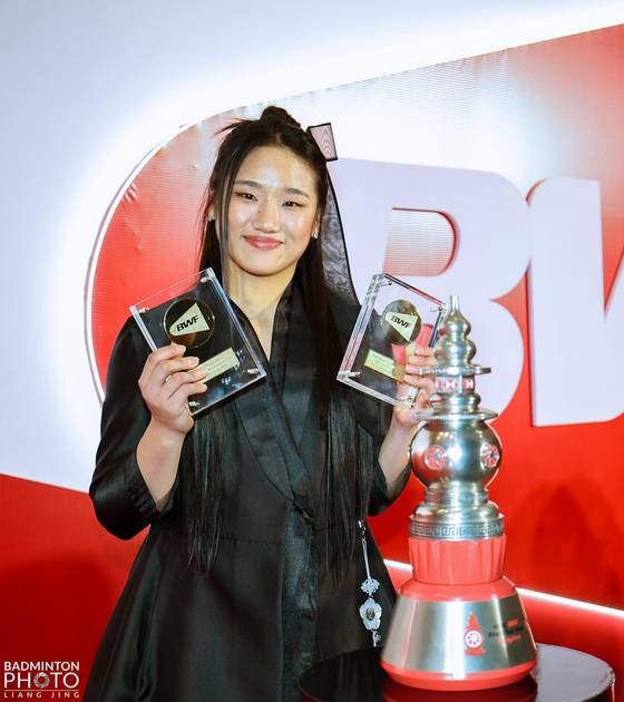 세계배드민턴연맹 올해의 여자선수상을 수상한 안세영은 시즌 왕중왕전 우승에 도전한다. [사진 대한배드민턴협회 SNS]