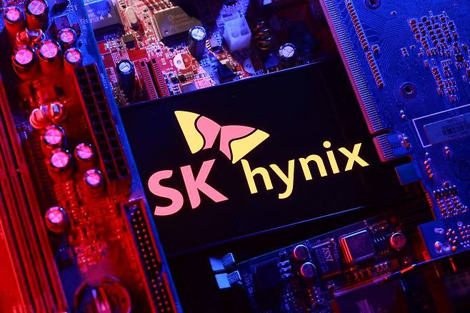 The SK hynix logo [REUTERS/YONHAP]