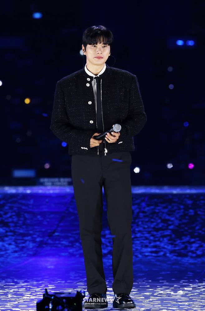 배우 이이경이 7일 가오슝 내셔널 스타디움에서 진행된 스타뉴스 주최 '10주년 아시아 아티스트 어워즈 2025(10th Anniversary Asia Artist Awards 2025, '10주년 AAA 2025')를 기념하는 'ACON 2025'에서 멋진 무대를 선보이고 있다. /2025.12.07 /사진=김휘선 hwijpg@