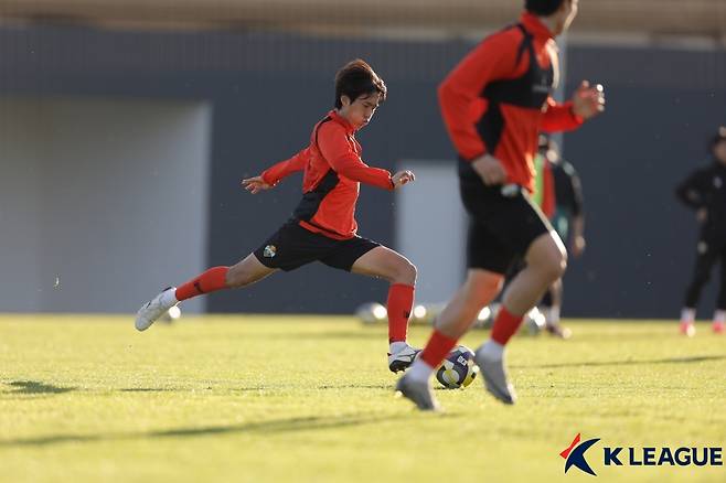 올해 2월 튀르키예 안탈리아에서 훈련 중인 강원FC 선수들. /사진=한국프로축구연맹 제공