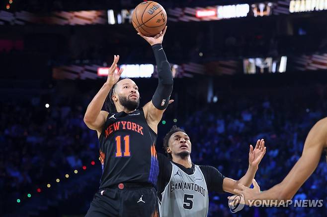 제일런 브런슨(11번)의 슛 [AP=연합뉴스]