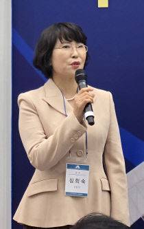 심희숙 감사가 인사말하고 있다.