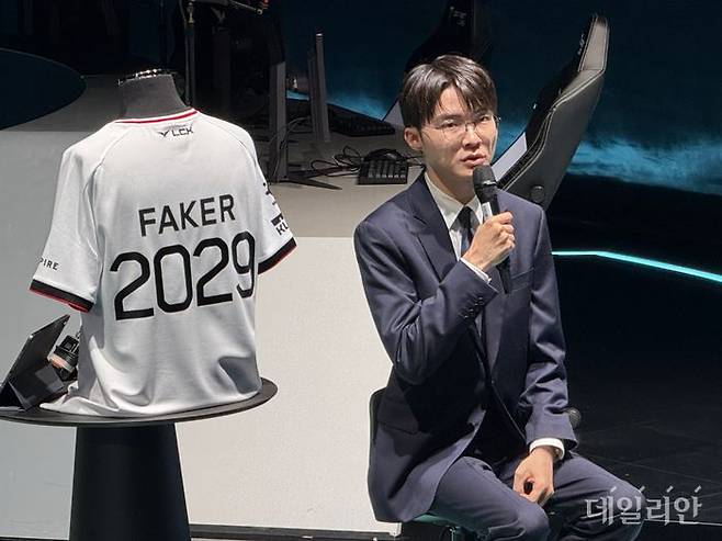 '페이커' 이상혁이 18일 서울 종로구 롤파크에서 열린 기자 간담회에서 취재진의 질문에 답변하고 있다. ⓒ데일리안 황지현 기자
