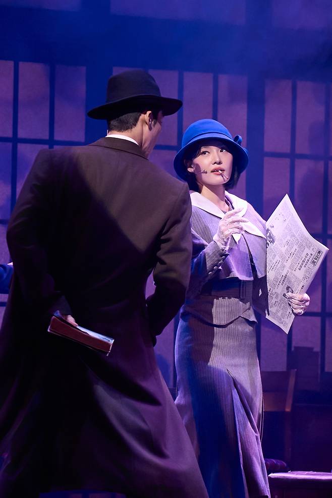 뮤지컬 ‘팬레터’는 1930년대 시대적 배경에 걸맞게 중절모를 쓰고 양장을 입은 인물들이 등장한다 [라이브㈜]