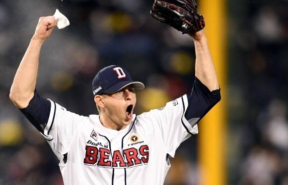 2020년 두산 베어스에서 뛰던 시절의 크리스 플렉센. 서울신문DB