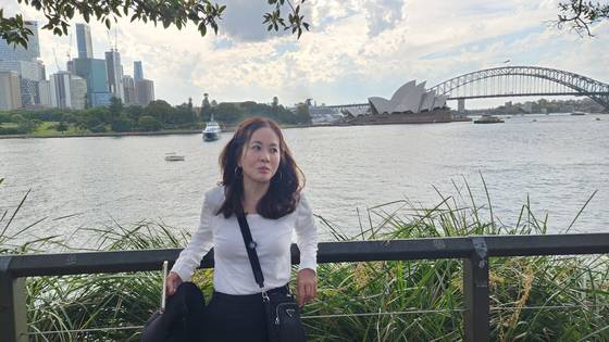 2023년 인천 지역의 한 공기업에서 은퇴한 정영주씨는 투자로 월 1000만원의 소득을 만드는 데 성공했다. 사진은 최근 호주로 해외여행을 갔을 때의 모습. 정영주 제공