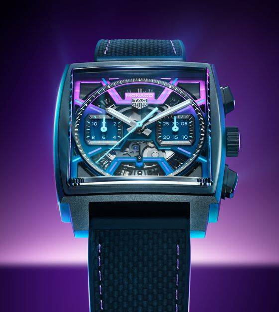 태그호이어 모나코 크로노그래프. 케이스 크기는 39㎜, 소재는 DLC 코팅으로 검은색을 띠는 티타늄이다. 사진 태그호이어