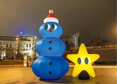 연말을 맞아 DDP에 설치된 ‘이야이야앤프렌즈’ 포토존.