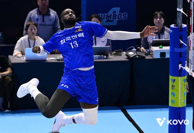 공격하는 베논./KOVO