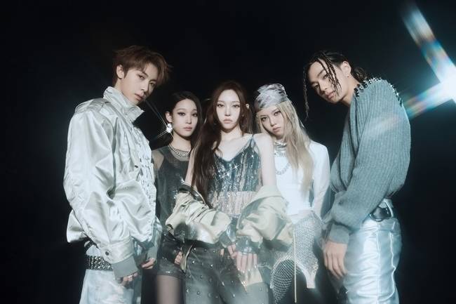 사진=더블랙레이블