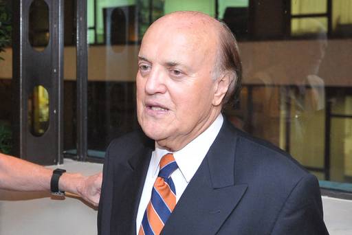 ‘종군기자의 전설’로 불린 피터 아네트(1934∼2025) 전 CNN 기자. 그는 1960년대 베트남 전쟁 당시 AP 통신 기자로서 생생한 현장 취재·보도를 통해 1966년도 퓰리처상을 받았다. 사진은 73세이던 2007년 촬영된 모습. AFP연합뉴스