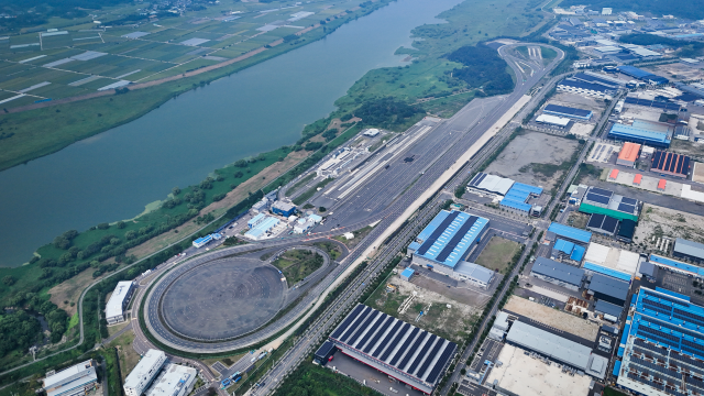 지능형자동차부품진흥원 내에 위치한 주행시험로 등 시험·인증 관련 인프라 전경. 사진제공=KIAPI