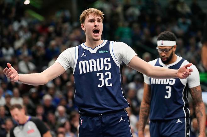 댈러스 쿠퍼 플래그가 19일 디트로이트전에서 득점 후 포효하고 있다. AP연합뉴스