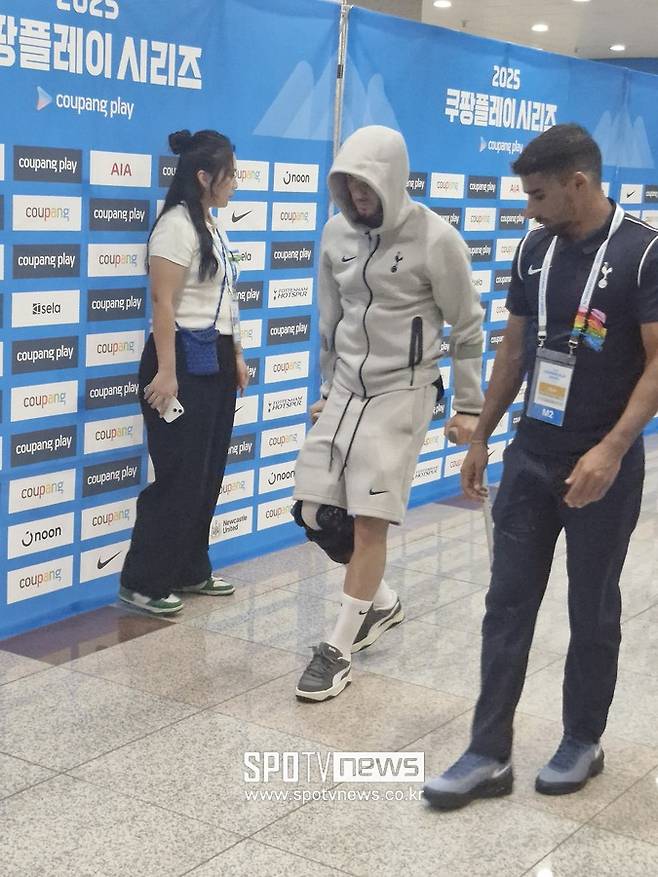 ▲ 손흥민을 진심으로 환영한 매디슨은 장기 부상으로 힘든 나날을 보내고 있다. 2023년 레스터 시티를 떠나 토트넘에 합류한 그는 팀의 주전 플레이메이커로 낙점받았다. 특히 손흥민과 좋은 호흡을 보였다.