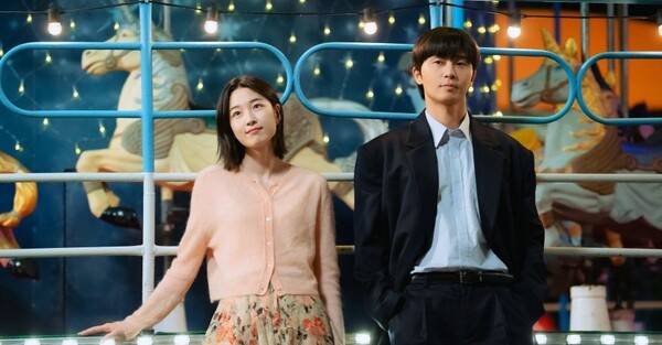 '경도를 기다리며' 스틸 컷 / 사진=SLL, 아이엔, 글뫼