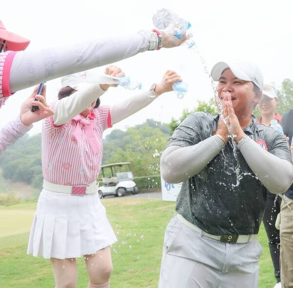 한국여자프로골프(KLPGA) 2부 투어 동계 시즌 'KLPGA 2025-26 드림 윈터투어' 중 첫 대회인 대만 모바일 레이디스 오픈 우승을 차지한 빳차라쭈딴 콩끄라판(태국). 사진제공=TLPGA (사진을 무단으로 사용하지 마십시오.)