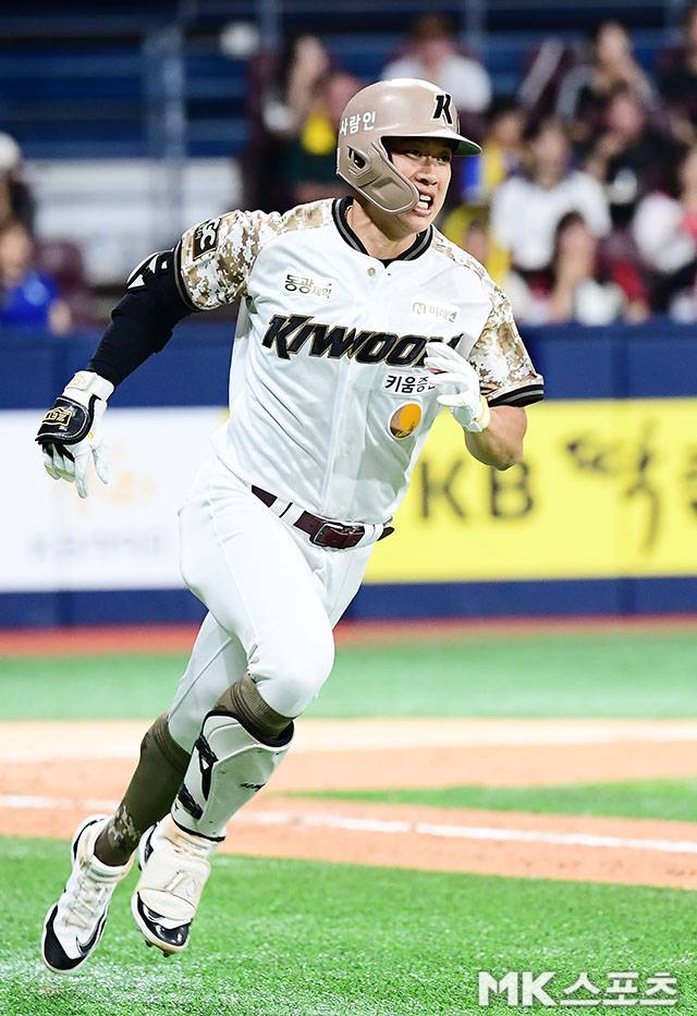 송성문은 파드리스와 계약에 두 개의 옵션을 포함시켰다. 사진= MK스포츠 DB