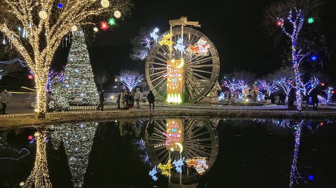 지난 20일 ‘별빛 산타 레이크' 점등식이 열린 송해공원 전경.
