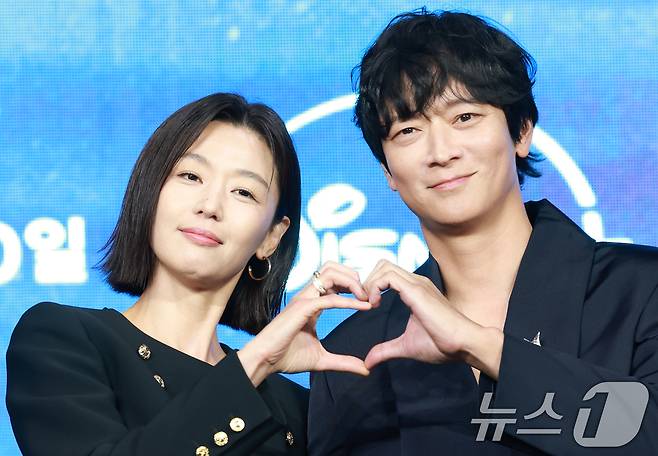 전지현(왼쪽)과 강동원 / 뉴스1 ⓒ News1
