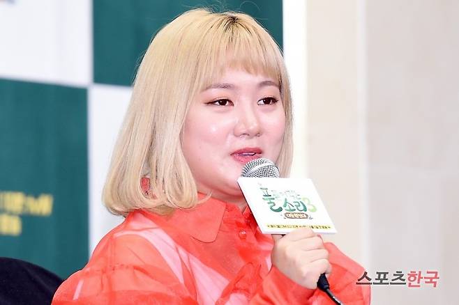 tvN '풀 뜯어먹는 소리3 - 대농원정대' 제작발표회에 참석한 박나래. 사진=조은정 기자 new@hankooki.com