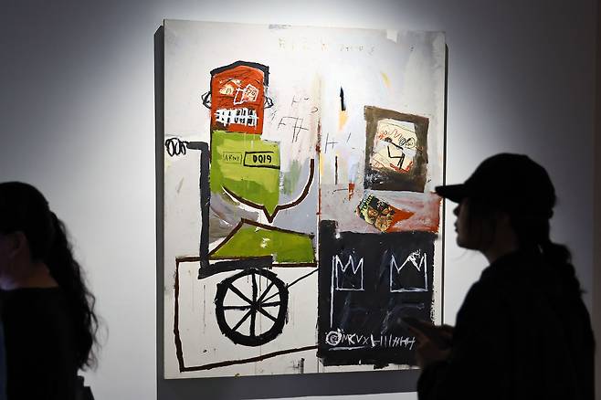A view of the Jean-Michel Basquiat's solo exhibition "Signs: Connecting Past and Future,″ which runs through Jan. 31 of next year at the Dongdaemun Design Plaza (DDP) in central Seoul. [JOONGANG ILBO]