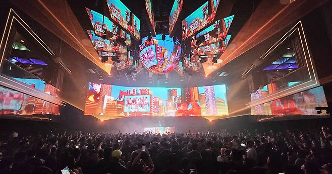 '크로마 키 001' 공연 전경.  파라다이스 시티