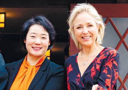 왼쪽부터 윤은주 한국지사장, 리에즐 게릭 버진애틀랜틱 총괄