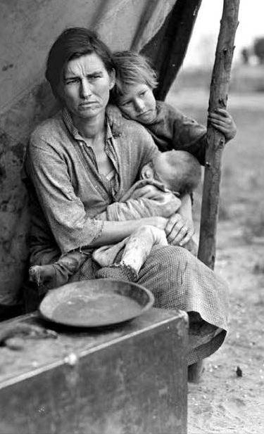 도러시아 랭의 '이주하는 어머니'. '더스트 볼' 피해자의 참상을 담은 사진이다.