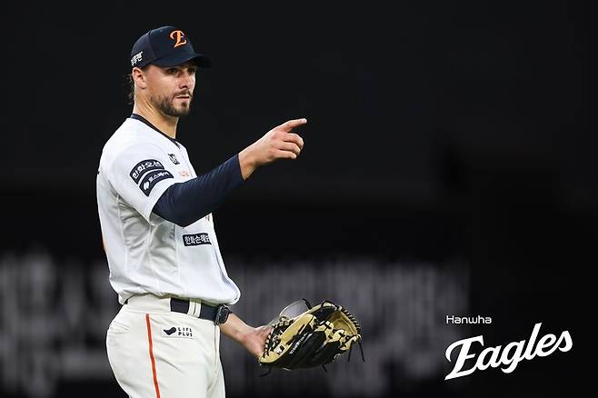 ▲ 선발 경쟁에서 승리해 개막 로테이션에 들어가는 것이 급선무가 된 라이언 와이스 ⓒ 한화 이글스