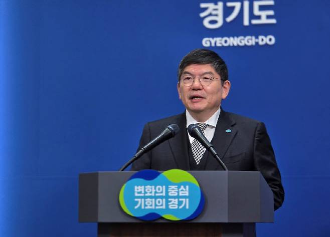 차성수 경기도 기후환경에너지국장이 22일 경기도청 브리핑룸에서 수도권 직매립 금지 조치에 대한 대응 방안을 설명하고 있다.(사진=황영민 기자)