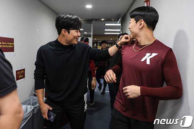 키움 시절 한솥밥을 먹었던 김하성(왼쪽)과 송성문. (키움 히어로즈 제공)