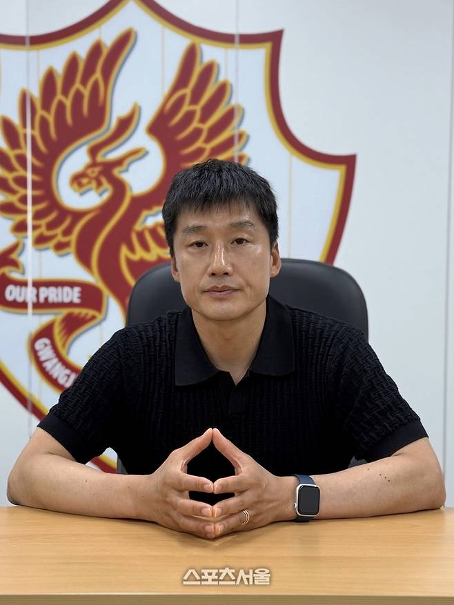 광주FC 이정효 감독이 지난 6월 20일 광주축구전용경기장에서 본지와 만나 인터뷰하고 있다. 광주 | 정다워 기자