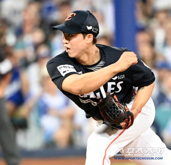 7일 대구 삼성라이온즈파크에서 열린 한화와 삼성의 경기, 7회말 한화 엄상백이 역투하고 있다. 대구=허상욱 기자wook@sportschosun.com/2025.09.07/