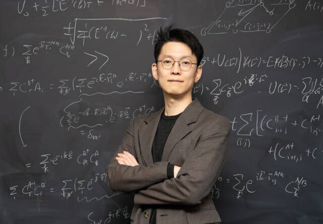 이석형 UNIST 물리학과 교수. 양자역학과 상대성이론의 근간을 통합하는 새로운 이론적 모델을 제시했다.(사진=UNIST)
