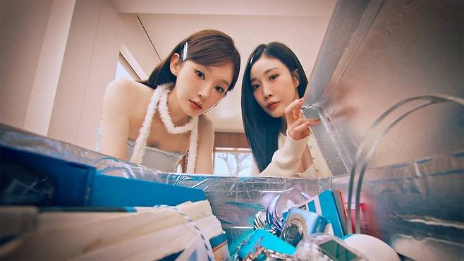 신곡 ‘타임캡슐’로 아이돌 댄스곡을 밀어낸 발라드 듀오 다비치/CAM