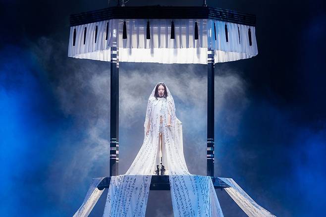 제니의 MMA 첫 등장 씬. 멜론 공식 홈페이지