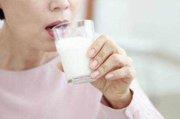 우유에 들깨와 꿀 등을 넣어 먹는 들깨 우유가 건강식으로 주목받고 있다. /사진=클립아트코리아