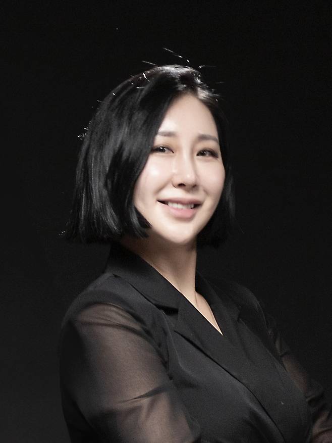 영국 국립보건서비스(NHS) 노스런던 정신건강보건국 소속 정신건강의학과 전문의 문승연(캐롤린 문)씨. 사진 문씨 제공