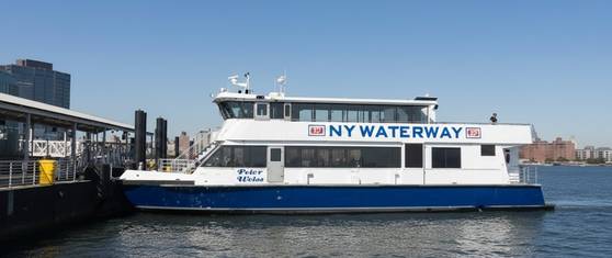 미국 뉴욕주 맨해튼 브룩필드플레이스터미널에 정박한 뉴욕수로 여객선. 뉴욕=문희철 기자