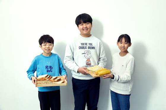 최수혁·이시온·원지민(왼쪽부터) 학생기자가 국립농업박물관을 찾아 탄수화물에 대해 알아봤다.