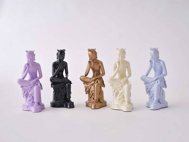 국중박의 인기있는 뮷즈 가운데 하나인 반가사유상이 파스텔 톤으로 재창조되었다. / 사진출처. 국립박물관문화재단 뮤지엄숍