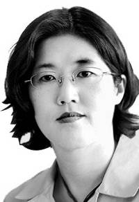 김민아 경향신문 칼럼니스트