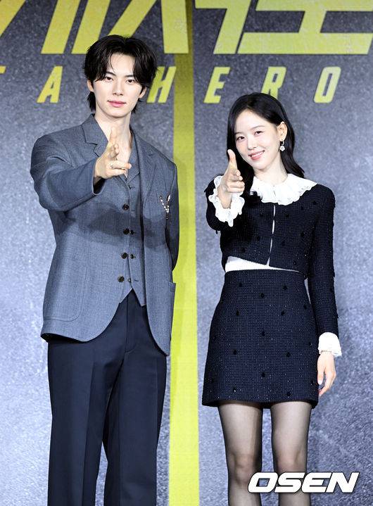 [OSEN=조은정 기자]넷플릭스 드라마 '캐셔로' 제작발표회가 22일 오전 서울 강남구 웨스틴 서울 파르나스에서 열렸다.