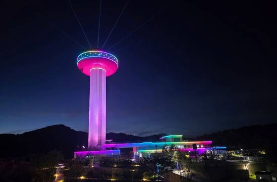 지난 10월 1일 문을 연 충남 예산군 예당호 전망대. 780m 높이로 인근 예산읍내는 물론 주변 풍경이 한 눈에 들어온다. [사진 예산군]