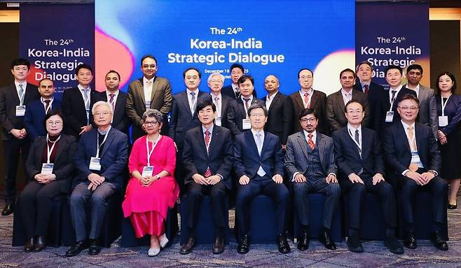 Attendees pose for a group photo at the 24th Korea–India Strategic Dialogue at Lotte Hotel in Seoul on Thursday. (Korea Foundation)
