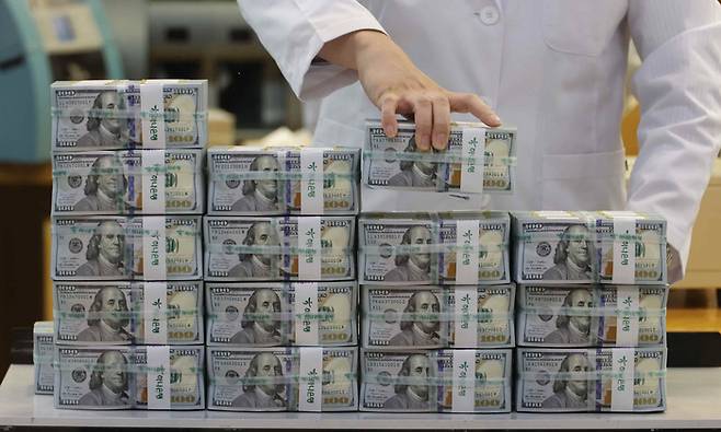 달러화 지폐. [이충우 기자]