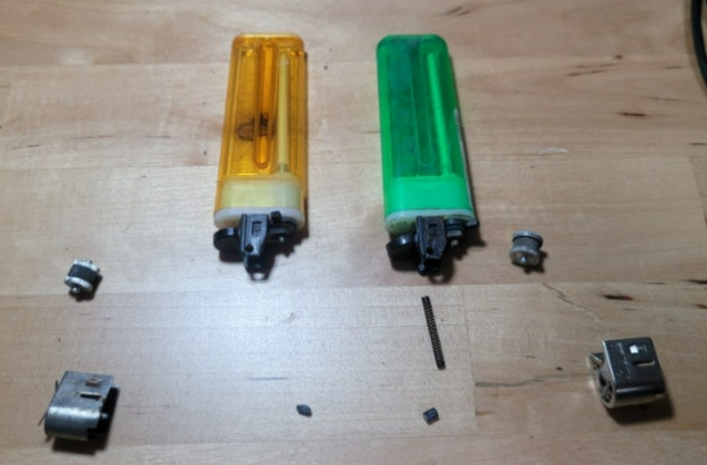 금속을 분리한 일회용 라이터.[네이버 블로그 갈무리]