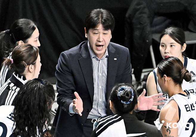 ▲ 한국도로공사 김종민 감독 ⓒKOVO