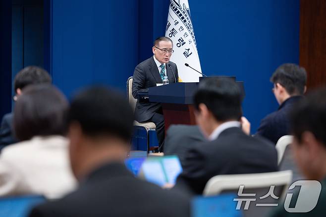 위성락 국가안보실장이 24일 청와대 춘추관에서 미국·캐나다·일본 방문 관련 브리핑을 하고 있다. ⓒ News1 이재명 기자