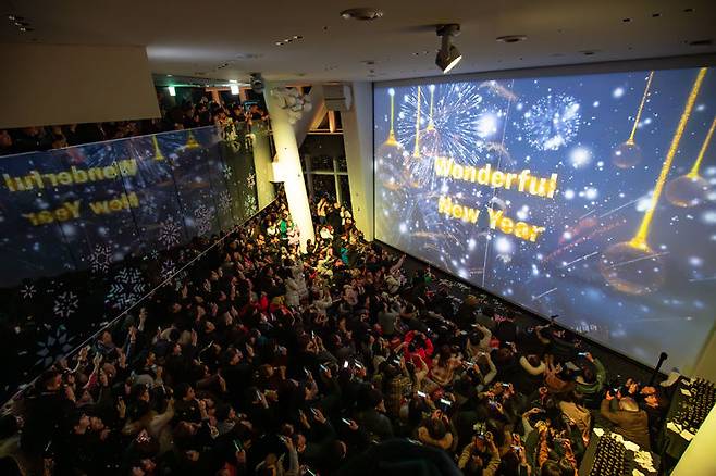 서울 송파구 올림픽로 롯데월드타워 전망대 '서울스카이' 에서 진행하는 카운트다운 행사. (사진=롯데월드) *재판매 및 DB 금지